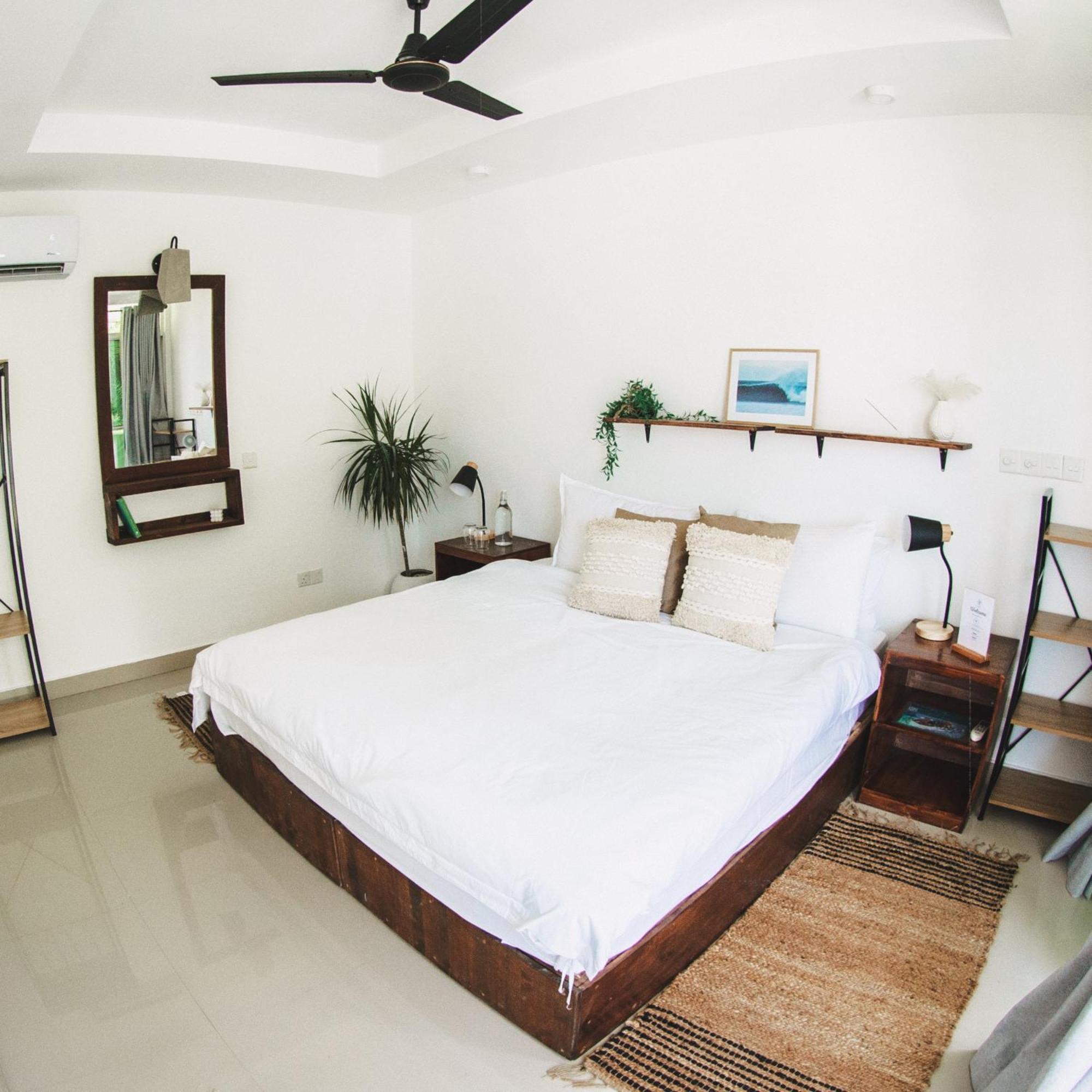 Twin Palms Surfhouse Hotel Thulusdhoo Exterior photo