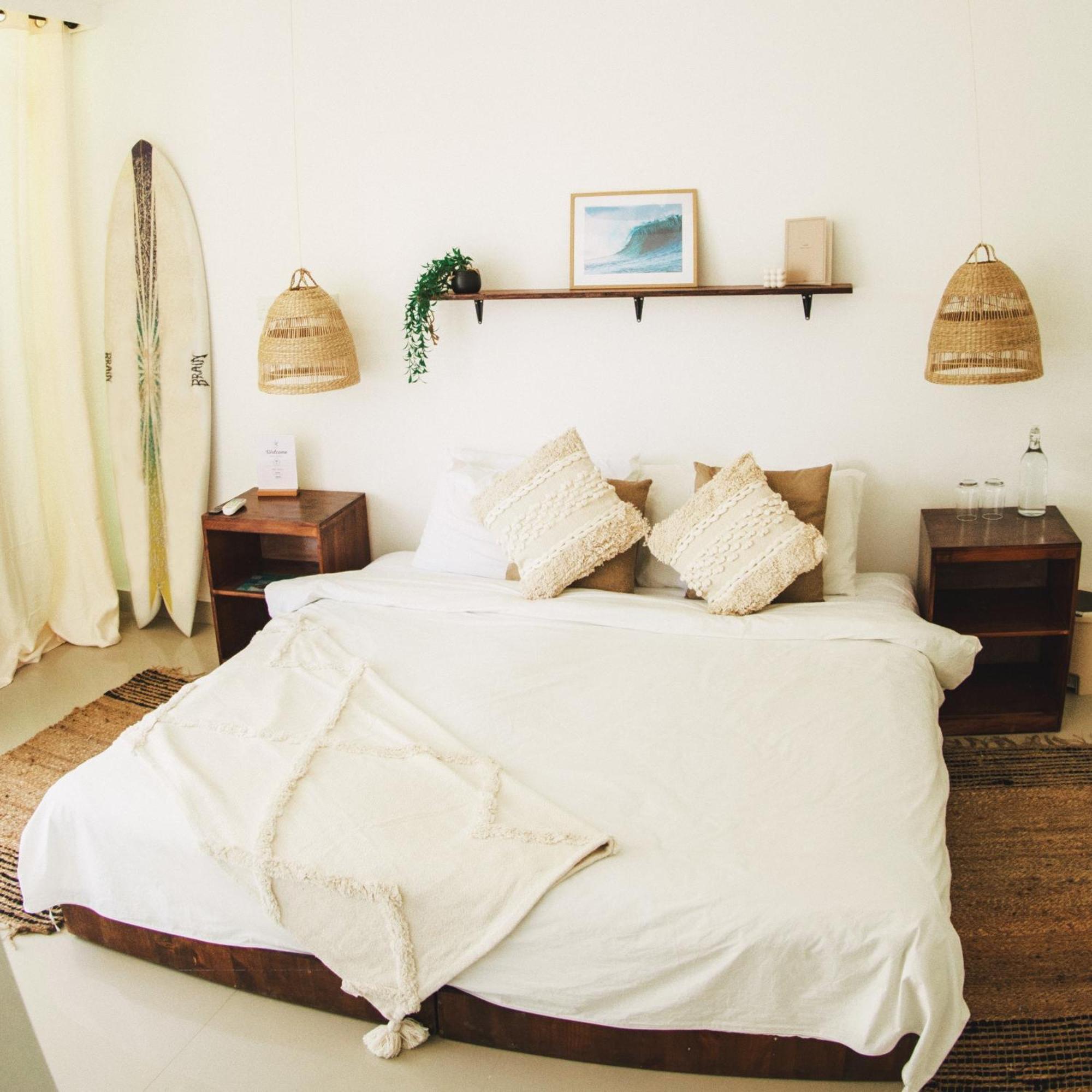 Twin Palms Surfhouse Hotel Thulusdhoo Exterior photo