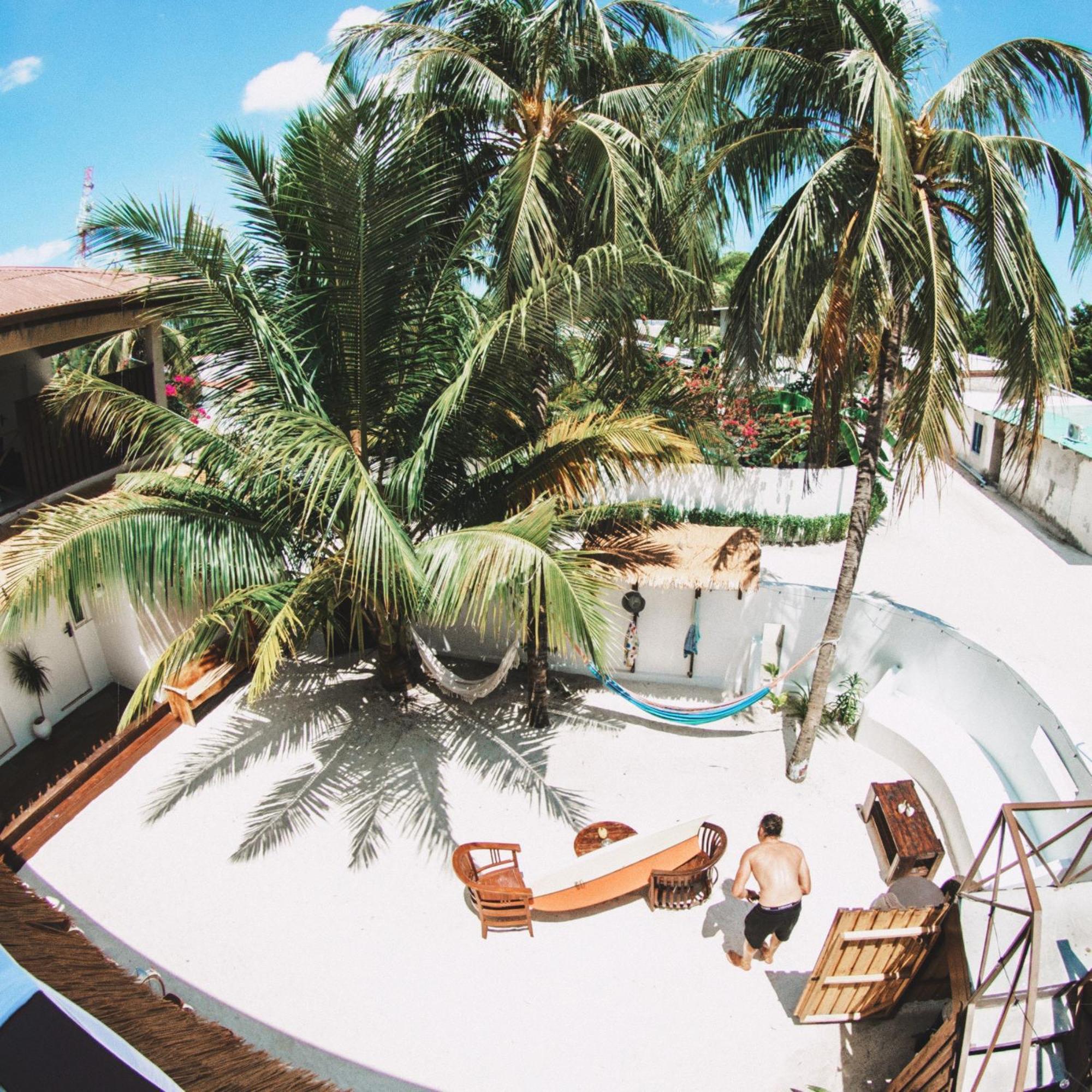 Twin Palms Surfhouse Hotel Thulusdhoo Exterior photo